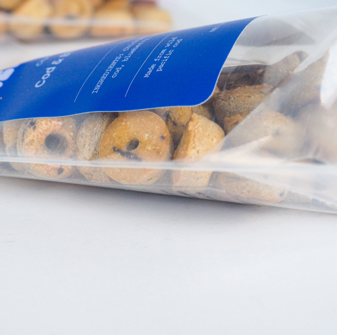 Community Treats Cod & Blueberry Puffs 85g